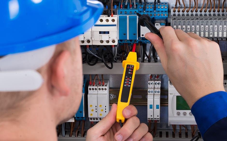 je recherche un électricien Saint-Maurice